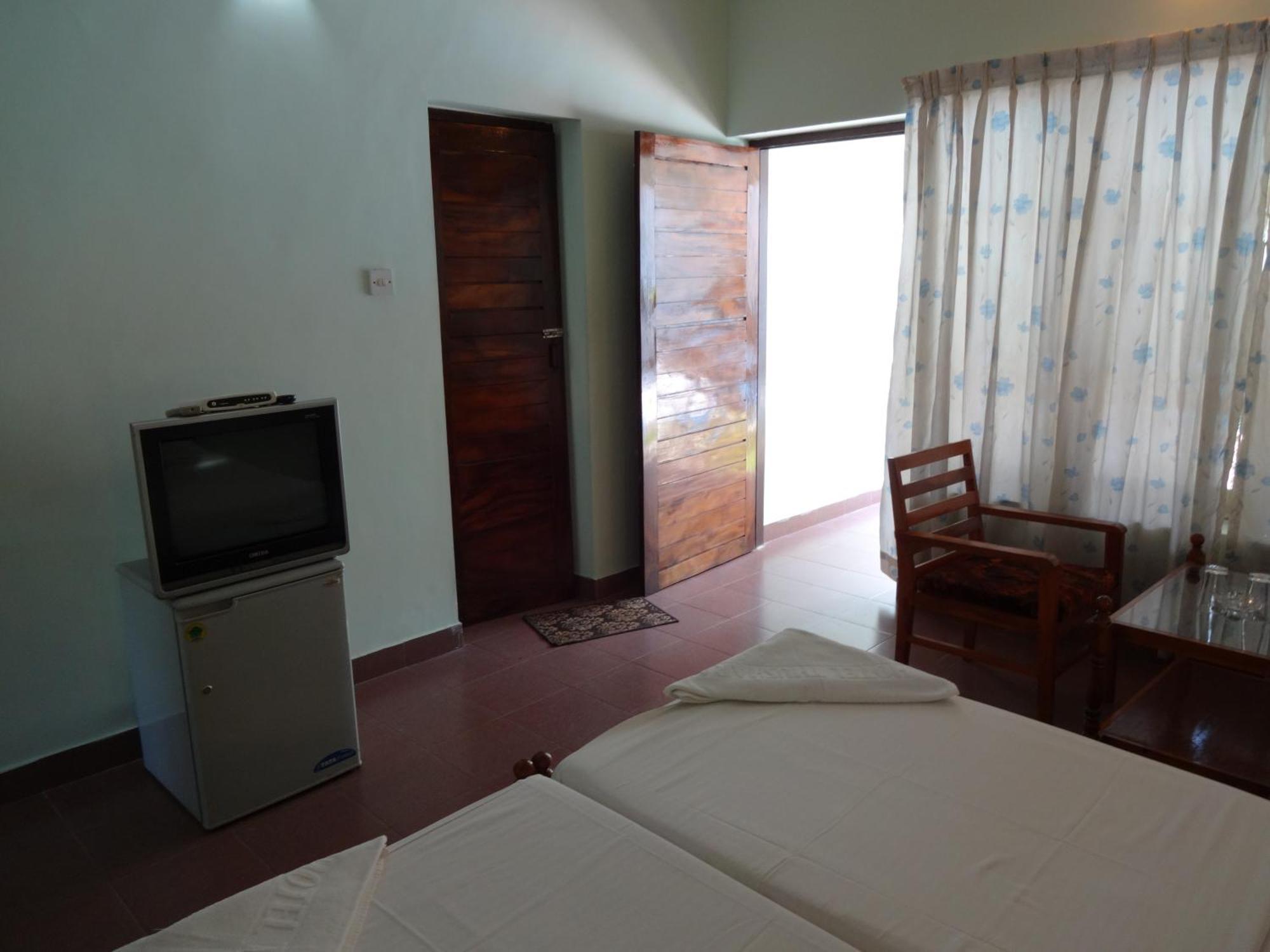 Hotel Thushara Kovalam Esterno foto