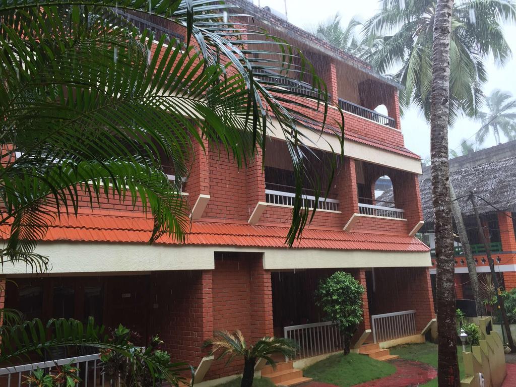 Hotel Thushara Kovalam Esterno foto