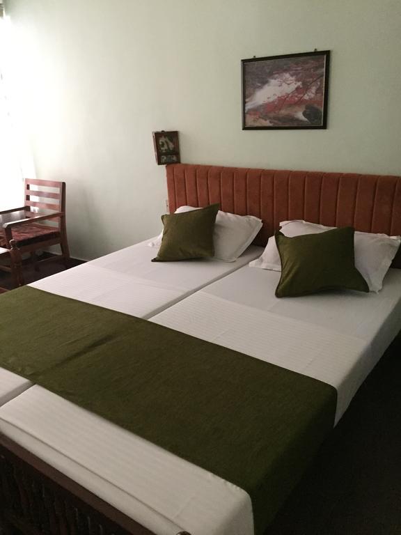 Hotel Thushara Kovalam Esterno foto