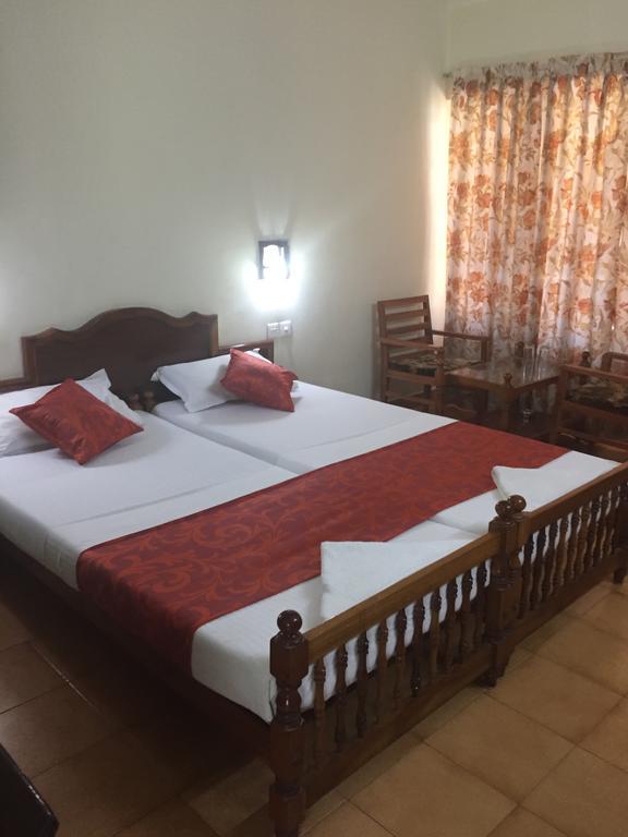 Hotel Thushara Kovalam Esterno foto