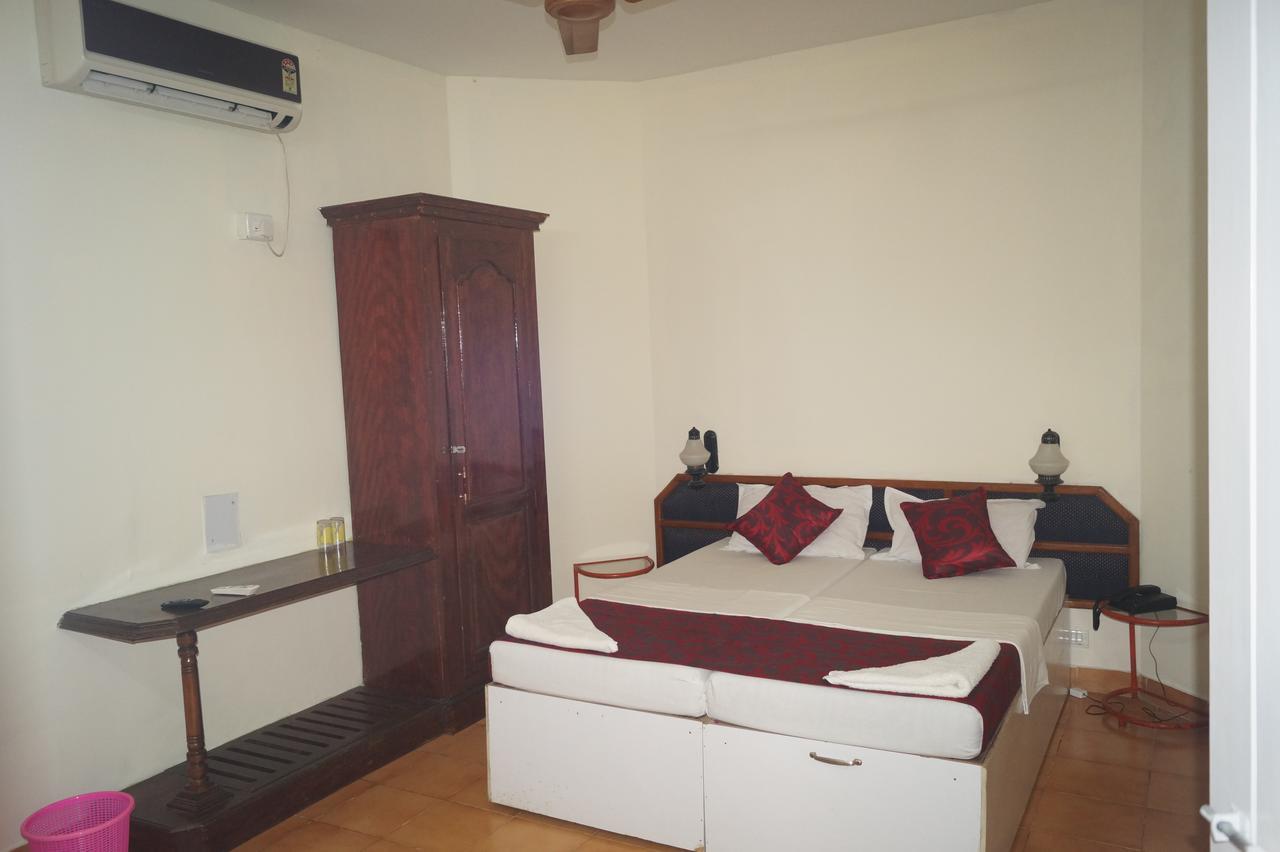 Hotel Thushara Kovalam Esterno foto