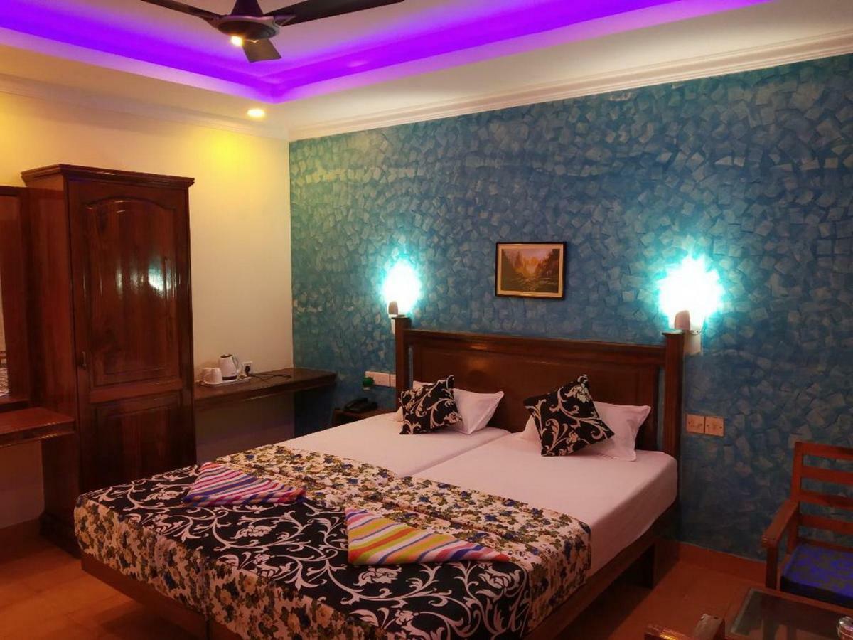 Hotel Thushara Kovalam Esterno foto