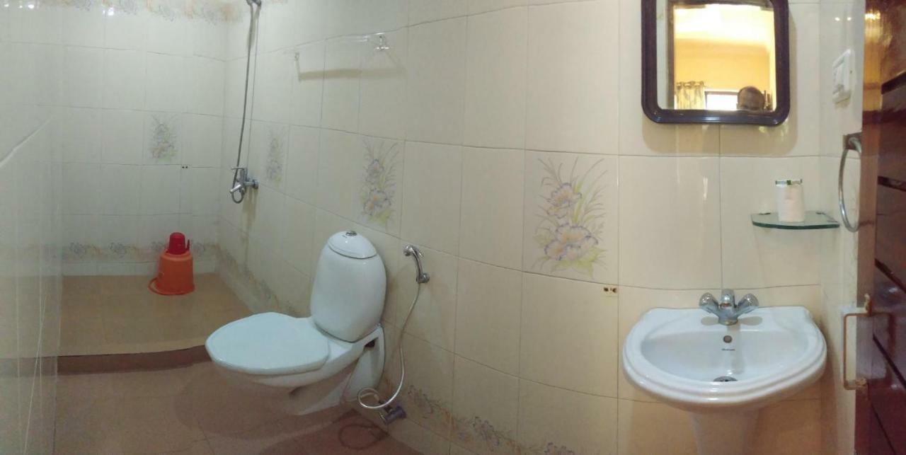 Hotel Thushara Kovalam Esterno foto